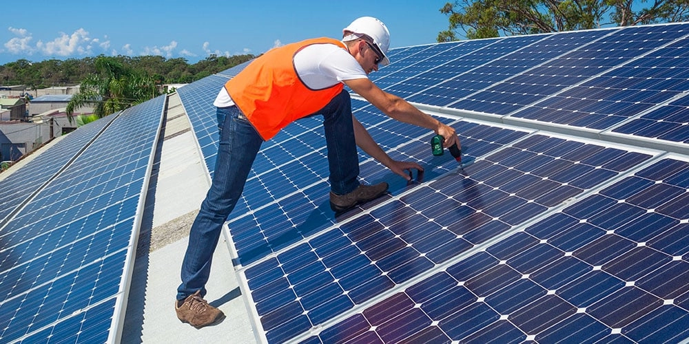 Solar Panels Insulation and Thermal Effects