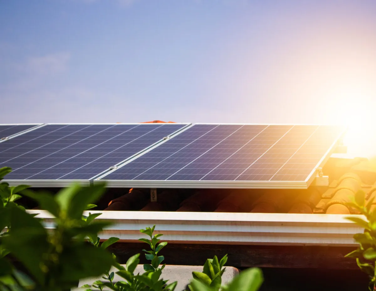 Solar Panels vs Traditional Insulation Comparison